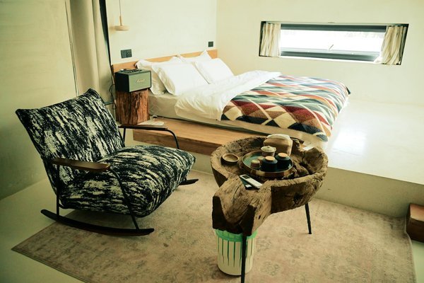 Renaître les volets en bois anciens : astuces pour préserver leur charme intemporel !